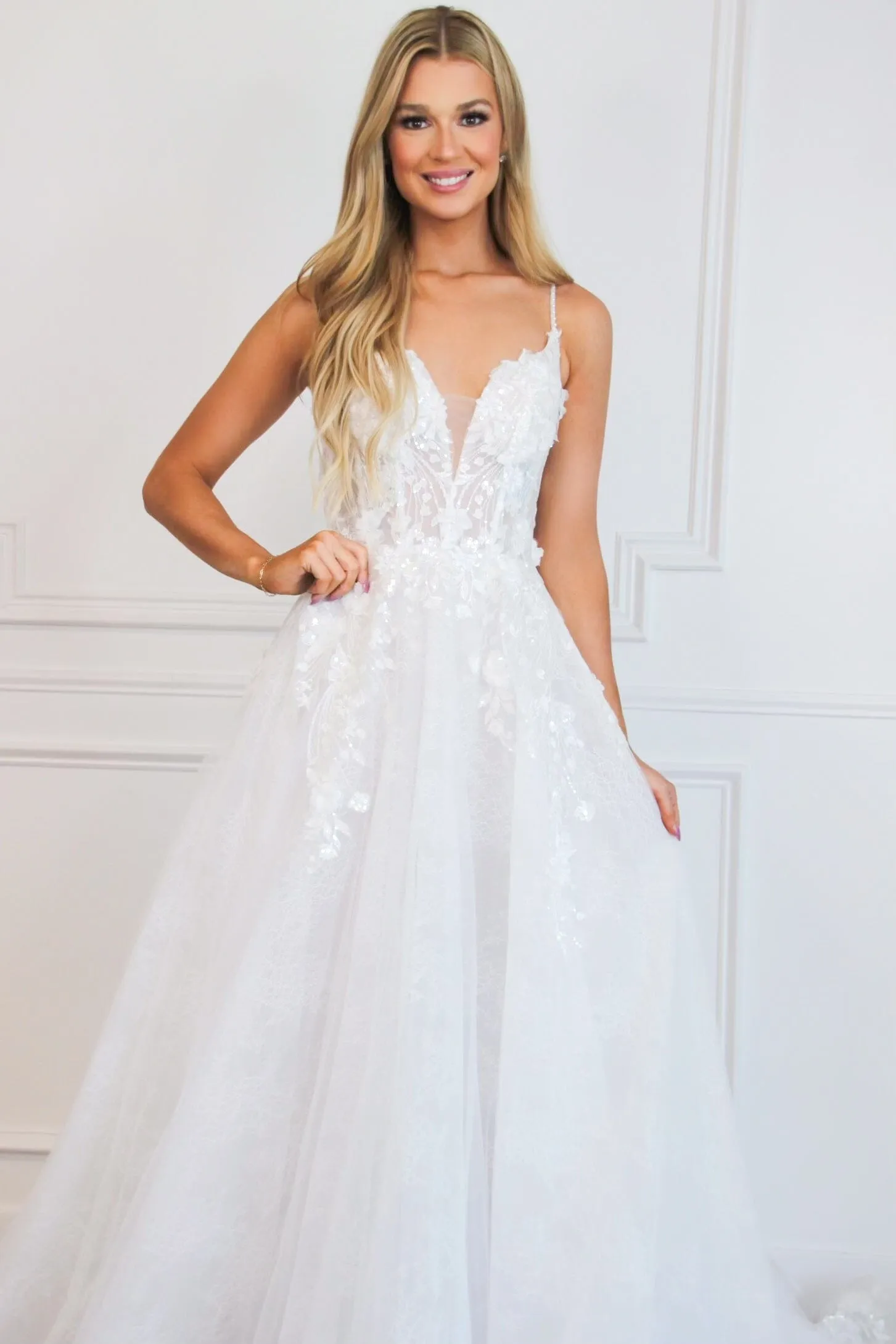 Perla Floral Applique Lace Wedding Dress: Off White